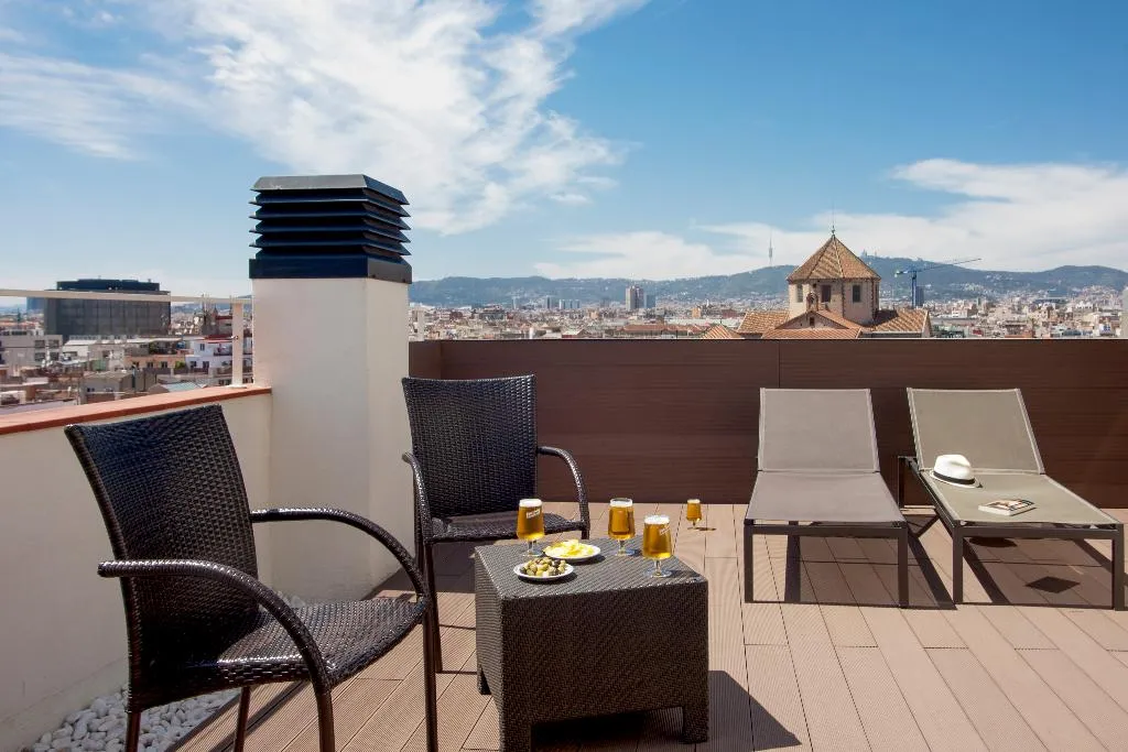 DOUBLE SUPERIOR WITH TERRACE Room, Gaudi, Barcelona