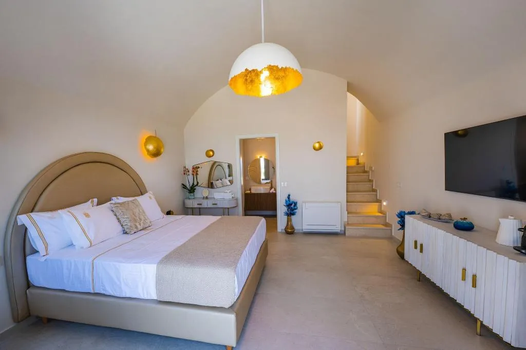 Room, La Madeleine Oia, Santorini