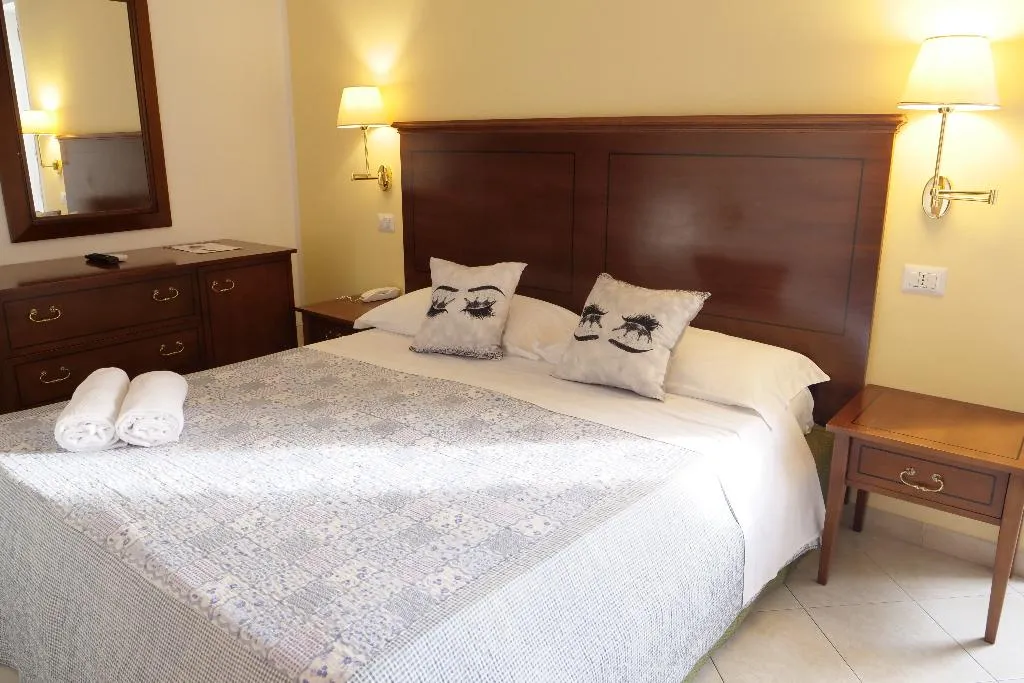 DOUBLE STANDARD Room, Hotel Elios, Taormina