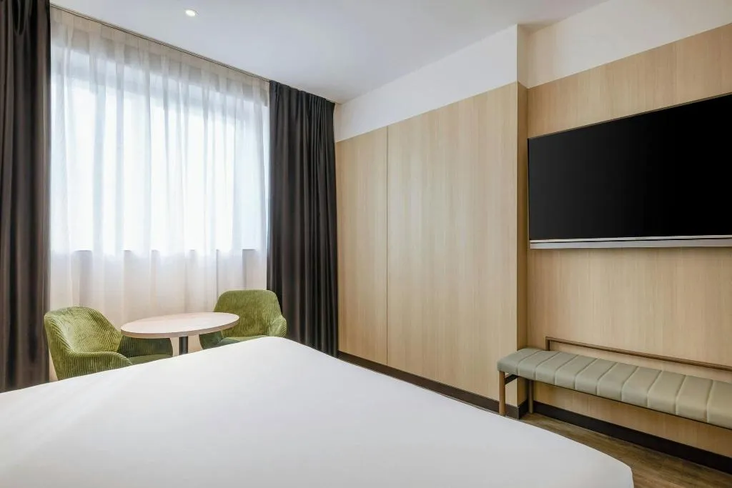 DOUBLE KING SIZE BED Room, AC Madrid Feria, Madrid