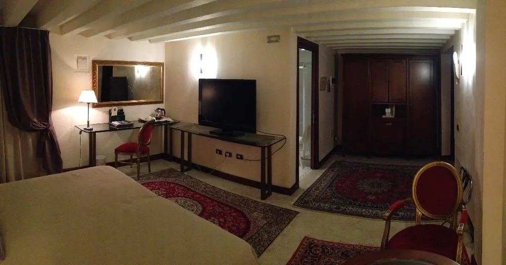 DOUBLE ECONOMY Room, Liassidi Palace, Venice