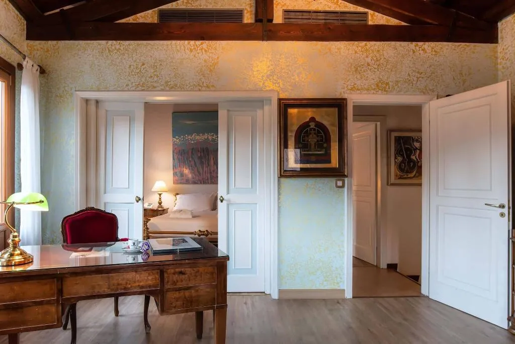 SUITE QUEEN SIZE BED Room, La Fenice et des Artistes, Venice