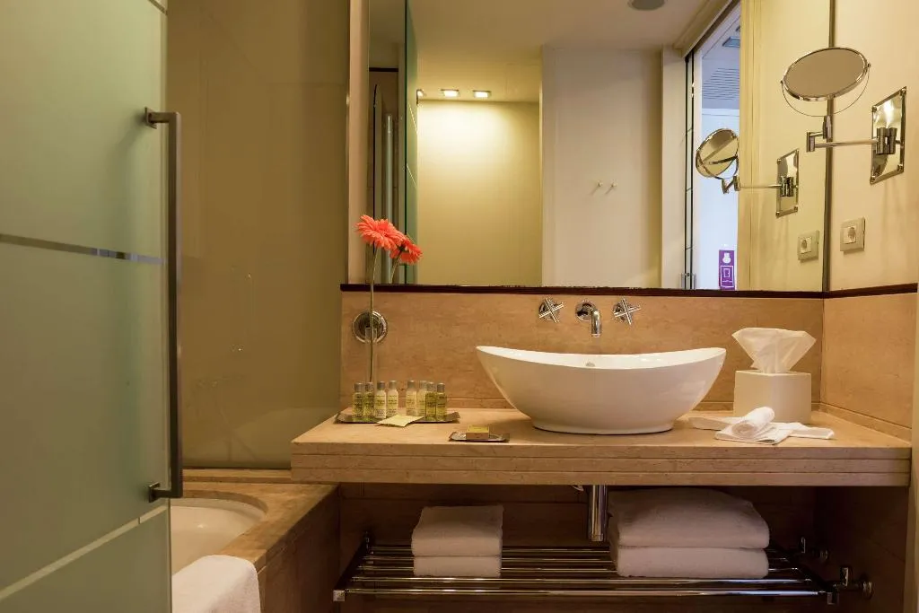 Room, DoubleTree by Hilton Florence Metropole, Florence
