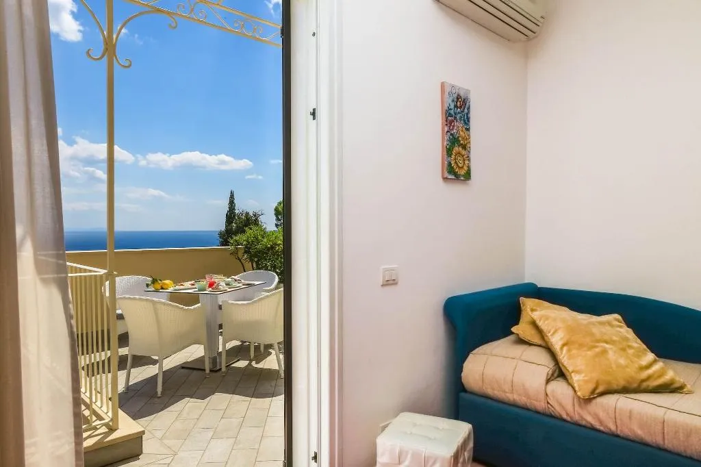 Room, Al Pesce d'Oro, Naples