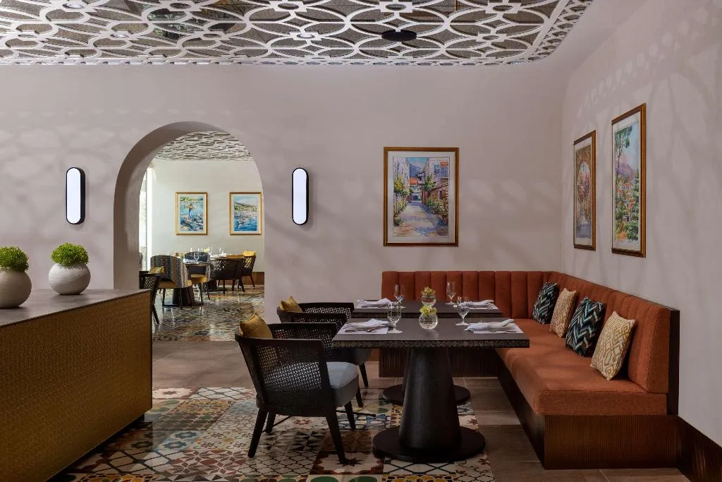 Restaurant, Avani Plus Palm View Dubai Hotel and Suites, Dubai