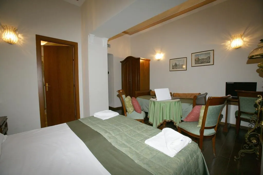 JUNIOR SUITE CLASSIC Room, Domus Florentiae Hotel, Florence