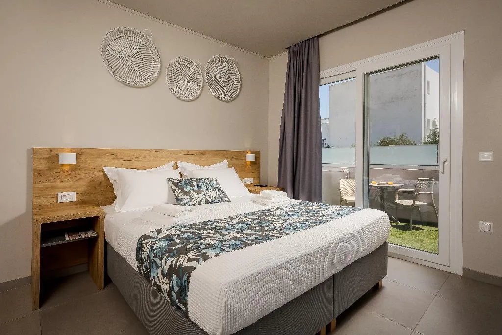 SUITE DELUXE POOL VIEW Room, Sarpidon Suites, Crete