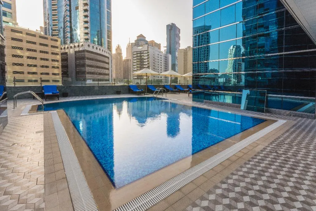 Pool, Golden Tulip Media Hotel, Dubai