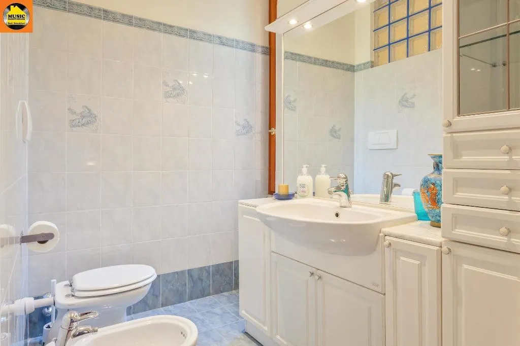 Room, Music Guesthouse Bed And Breakfast, Naples