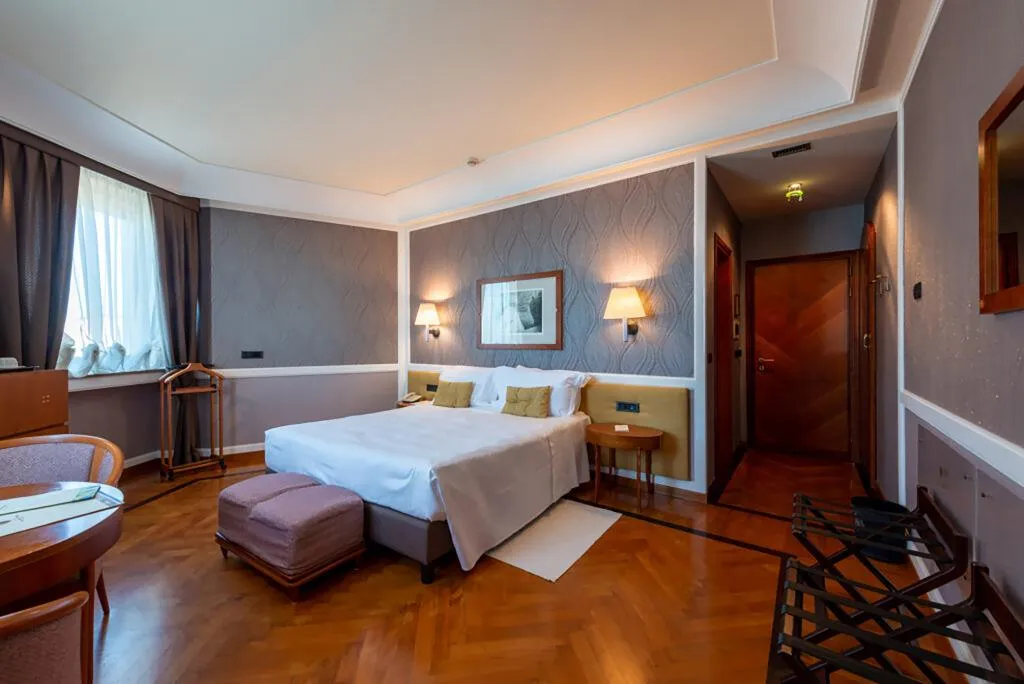 Double or Twin DELUXE SEA VIEW Room, Grand Hotel Ortigia, Catania