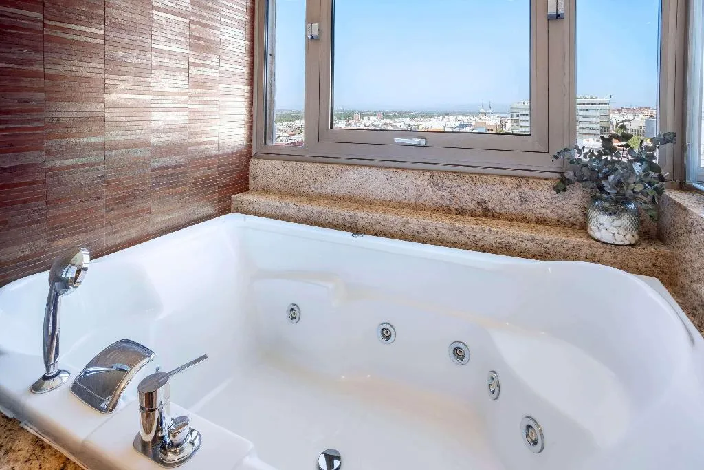 Room WITH VIEWS Room, Melia Madrid Princesa, Madrid