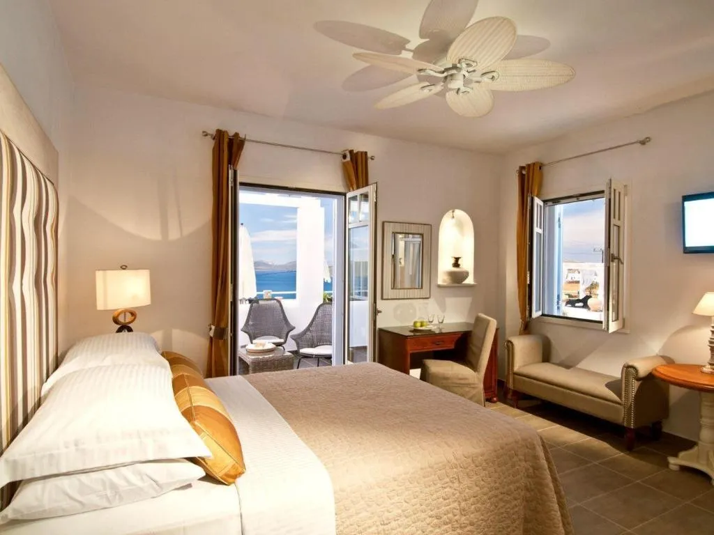 Room, Miland Suites, Santorini