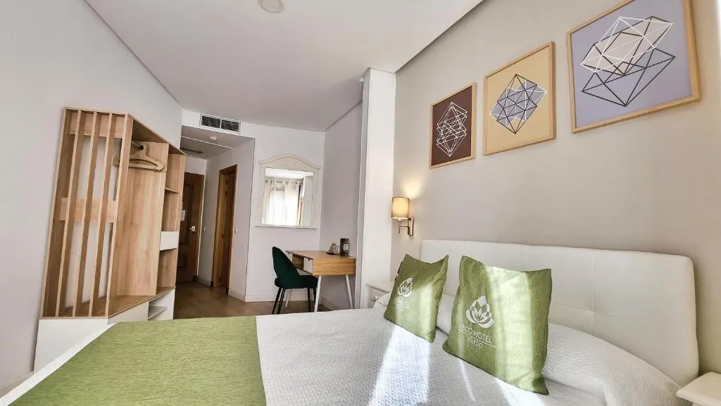 DOUBLE WITH TERRACE Room, Eco Hotel Toledo, Madrid