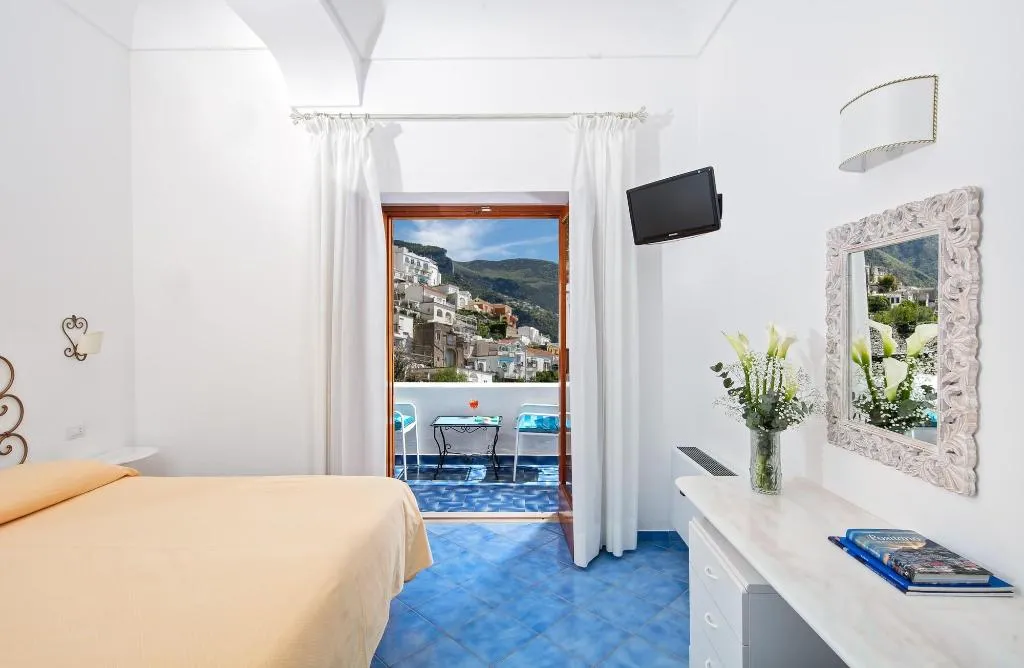 Room, Hotel Vittoria Positano, Naples