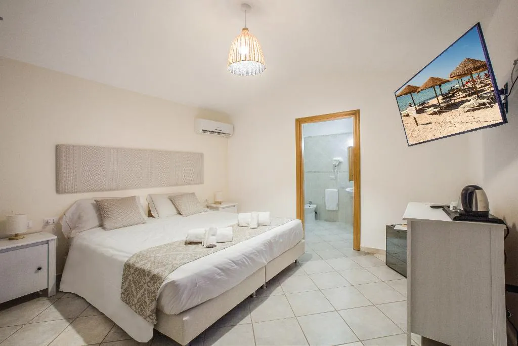 DOUBLE CLASSIC SEA VIEW Room, New Barcavela Hotel, Cagliari