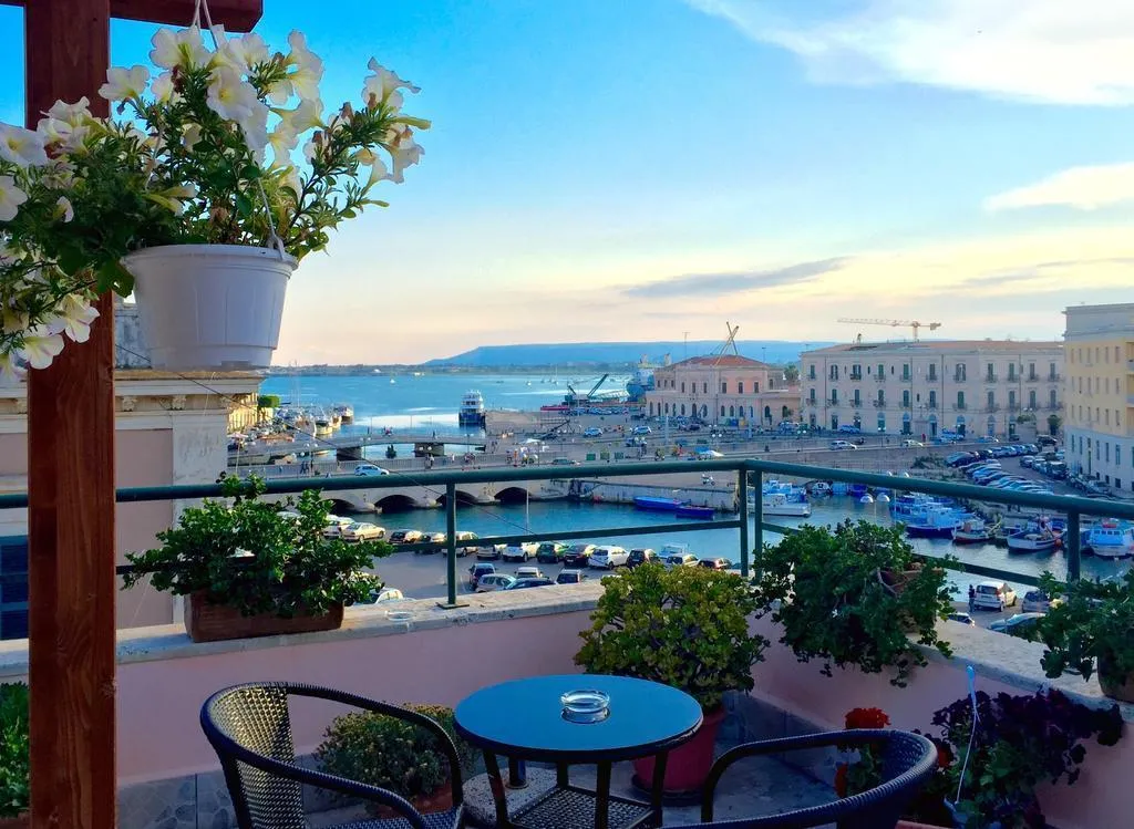Terrace, Hotel Posta, Catania