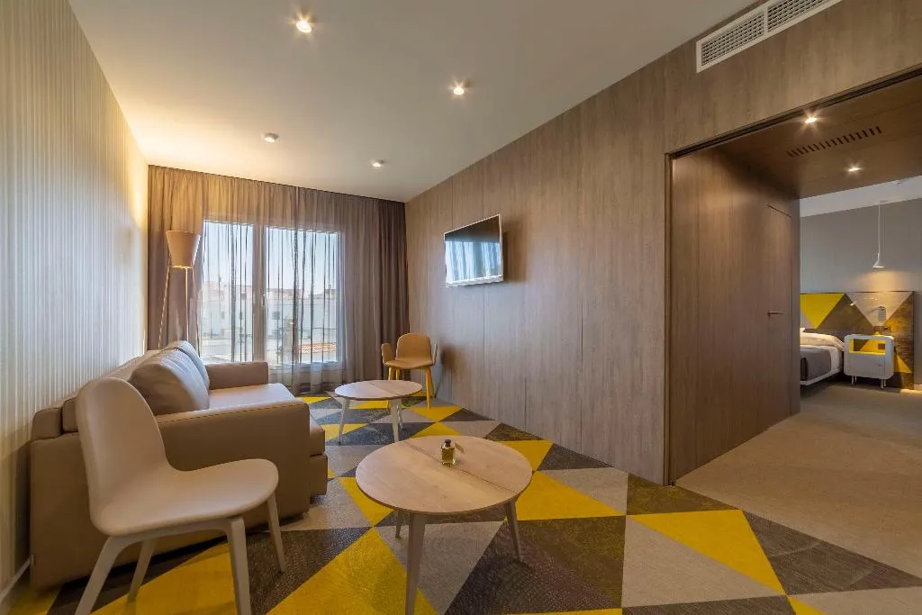 Room, Macia Sevilla Kubb, Seville