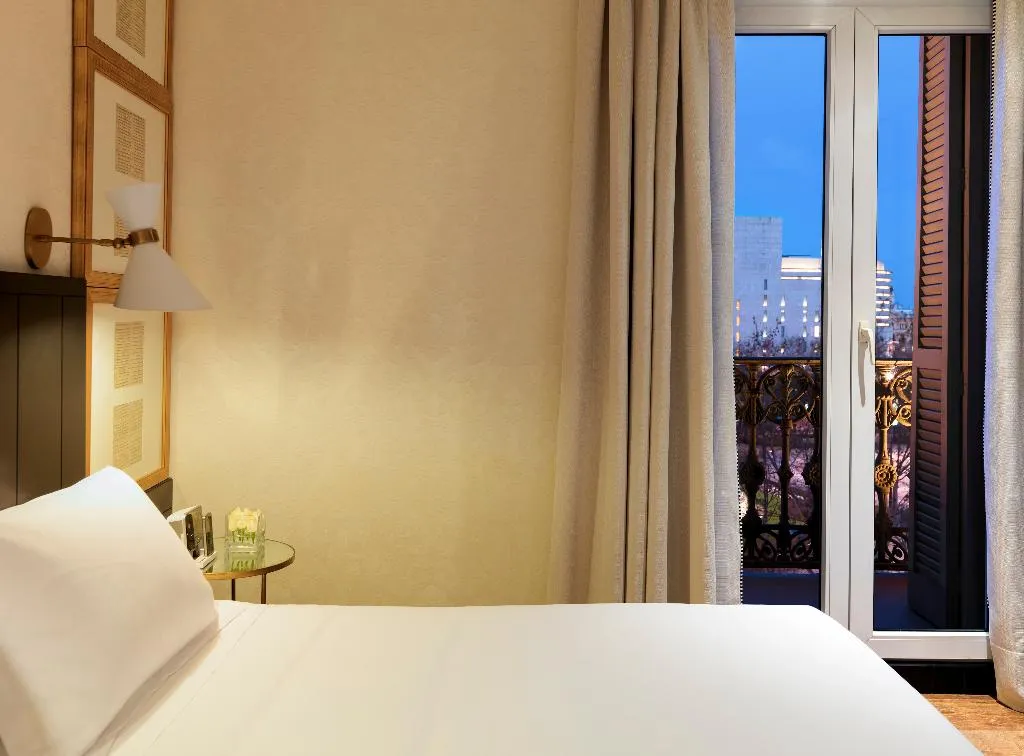 DOUBLE SINGLE USE DELUXE Room, H10 Catalunya Plaza-Boutique Hotel, Barcelona