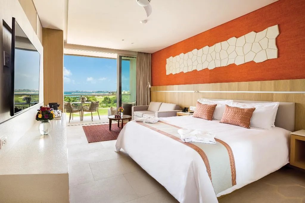 DOUBLE CLUB KING BED Room, Dreams Vista Cancun Golf & Spa Resort, Cancun Area