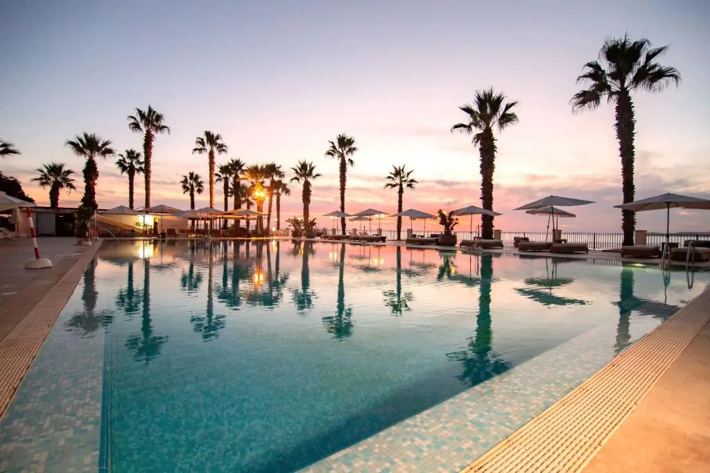 Pool, Dioscuri Bay Palace, Catania