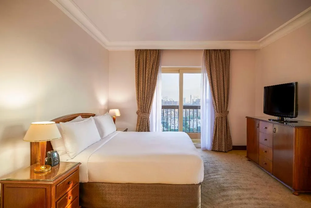 DOUBLE GUEST ROOM KING BED Room, Hilton Zamalek Residence Cairo, Cairo