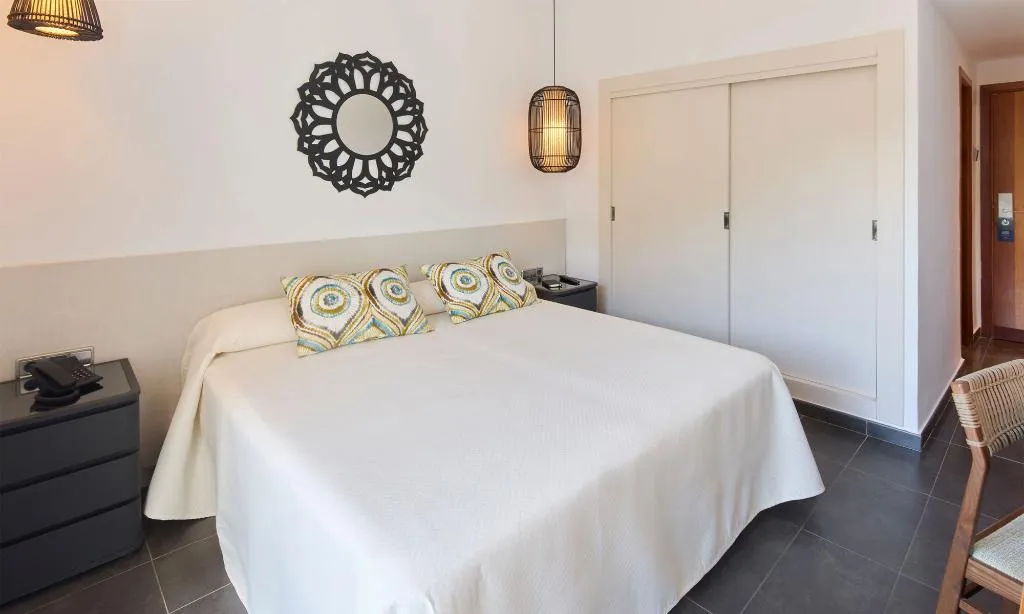 DOUBLE SINGLE USE SEA VIEW Room, Palladium Hotel Cala LLonga, Ibiza