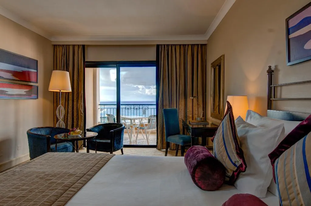 Room EXECUTIVE SEA VIEW Room, Corinthia Hotel St Georges Bay, Malta