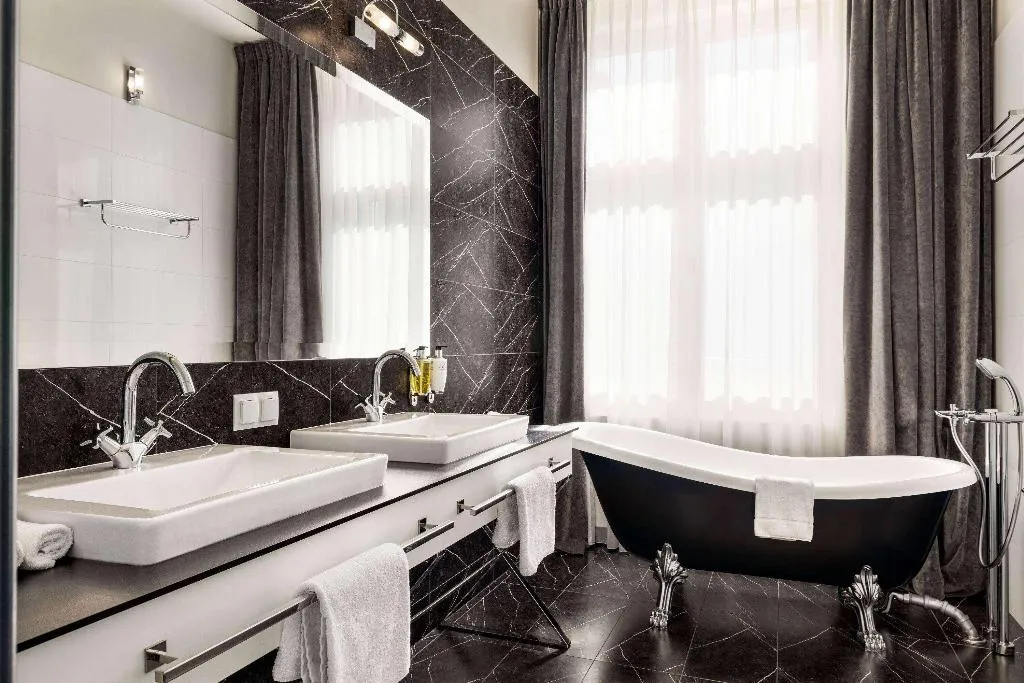 Room, Wyndham Grand Krakow Old Town, Krakow
