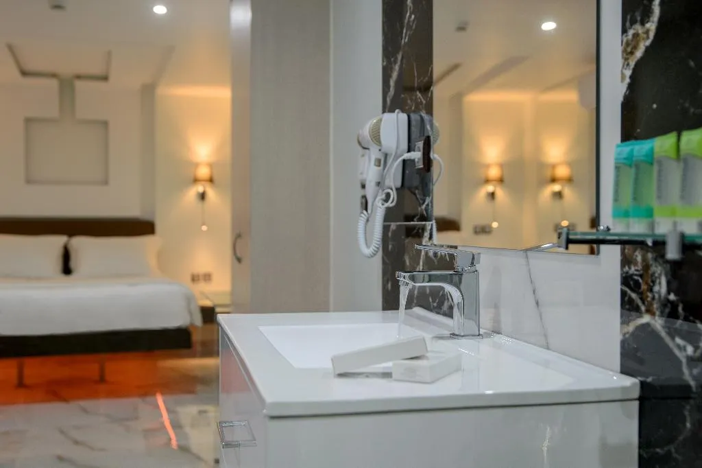 JUNIOR SUITE WITH JACUZZI Room, Athens Starlight Hotel, Athens