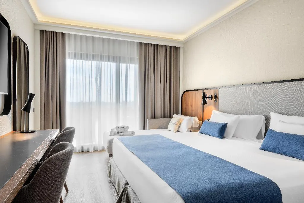 Double or Twin DELUXE Room, Barceló Roma, Rome