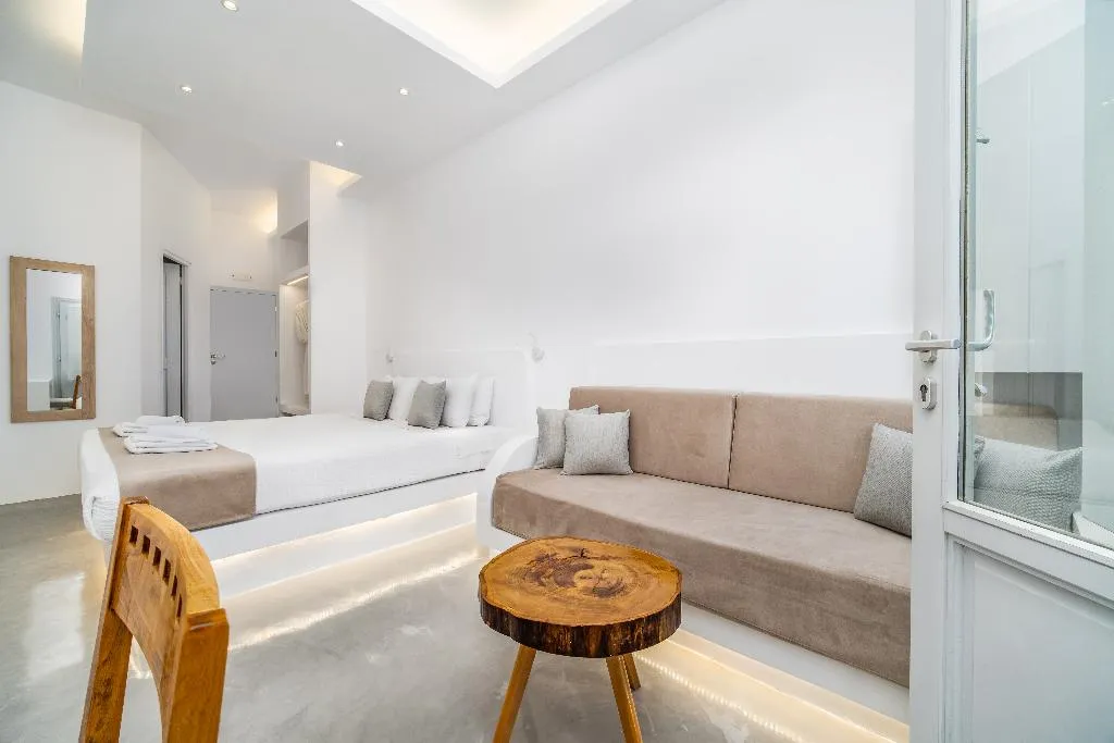 SUITE WITH VIEWS Room, Serenita Luxury Suites, Santorini