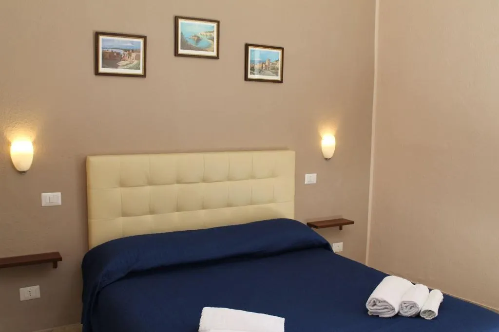 Room, B&B Melany, Taormina