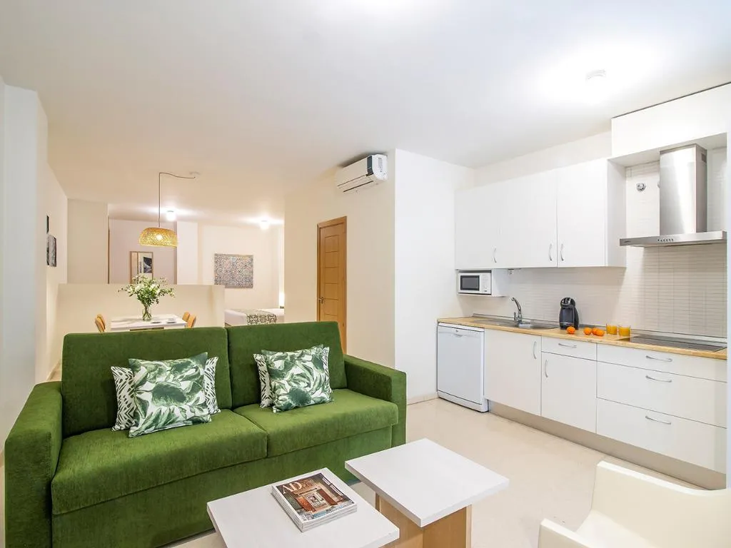 STUDIO CAPACITY 2 Room, Pierre & Vacances Sevilla, Seville