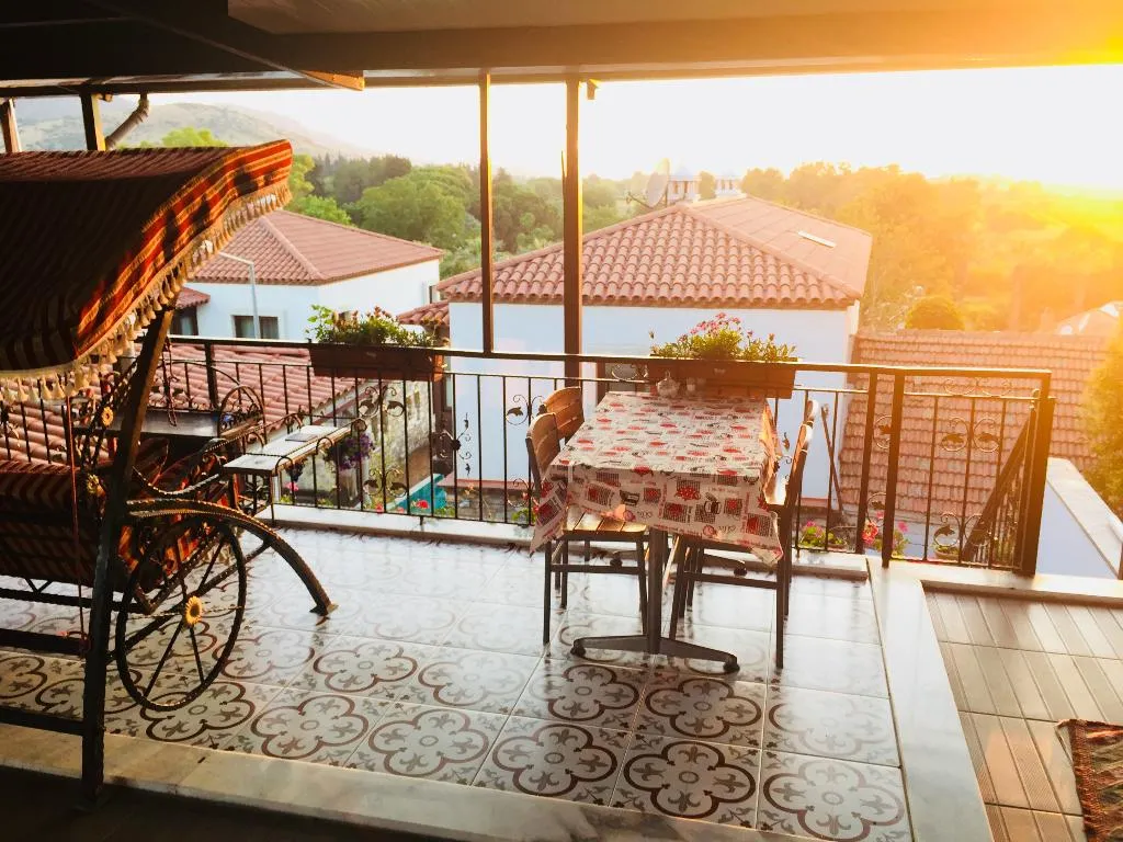 Terrace, Ena Serenity Boutique Hotel, Izmir