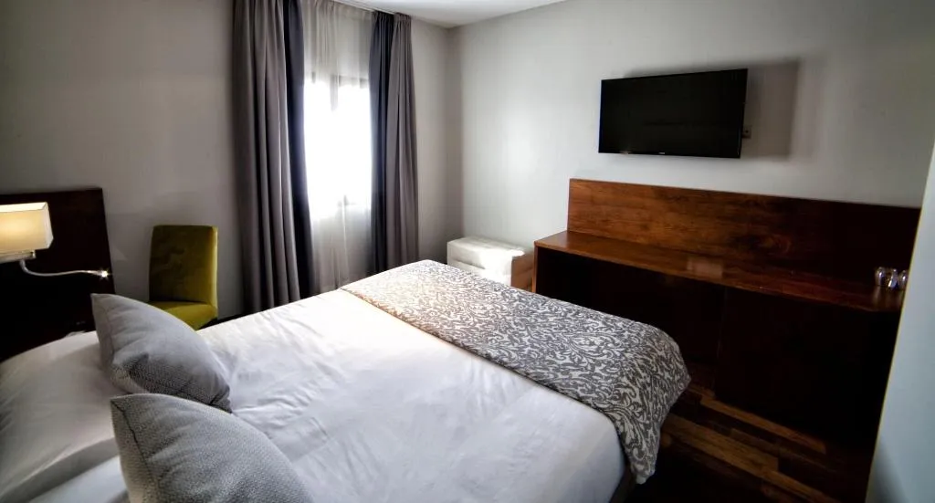 Room, Parque Real, Madrid