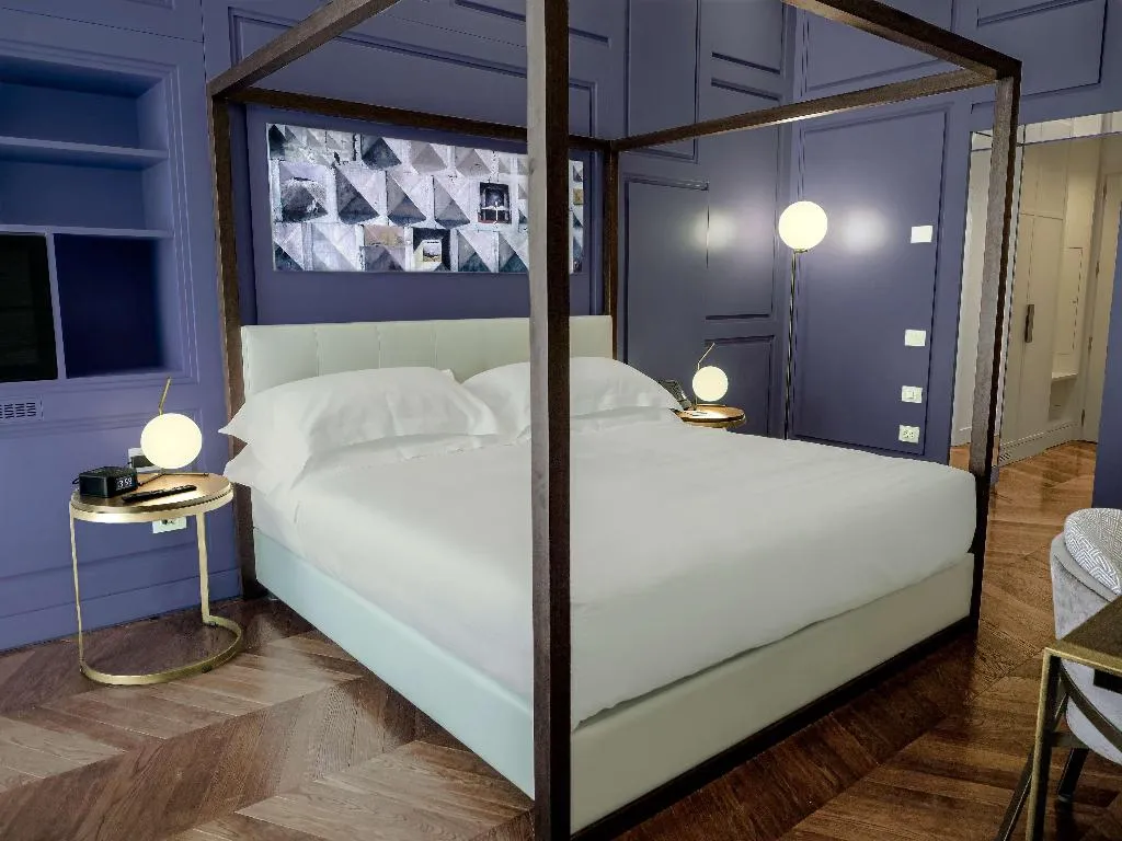 Room, de Bonart Naples-Curio Collection by Hilton, Naples