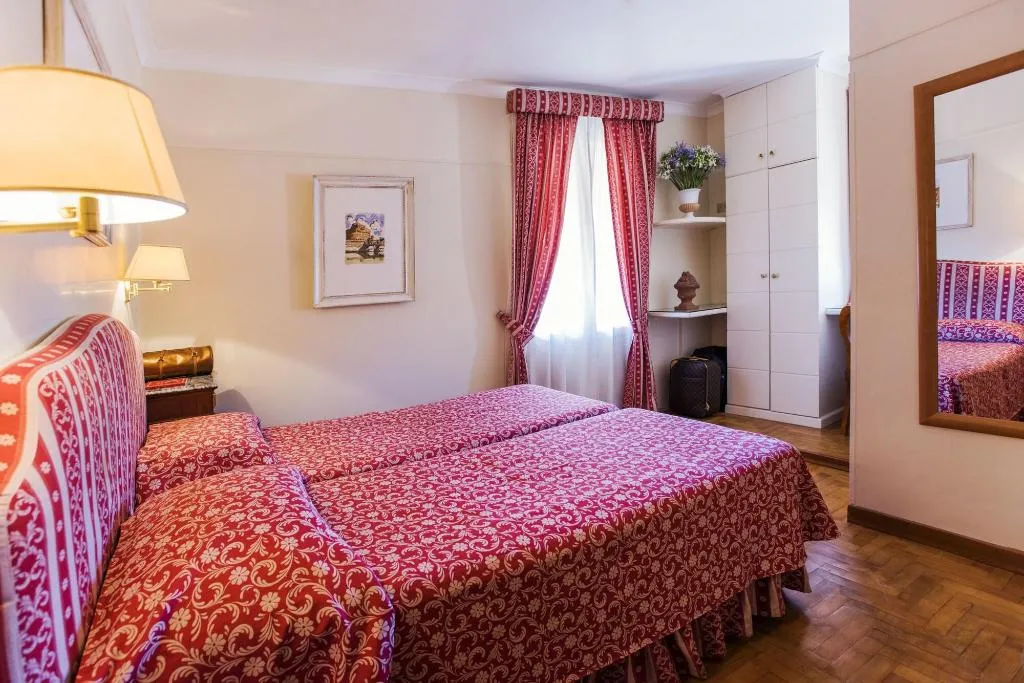Room, Hotel Due Torri, Rome