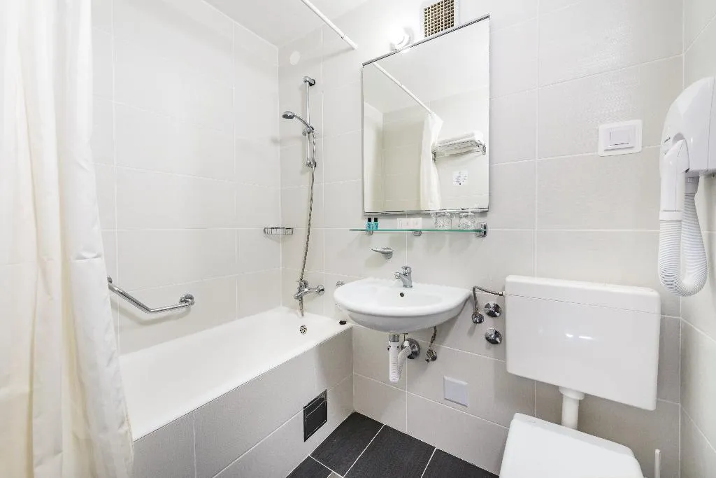 DOUBLE WITH BALCONY Room, Splendid, Dubrovnik