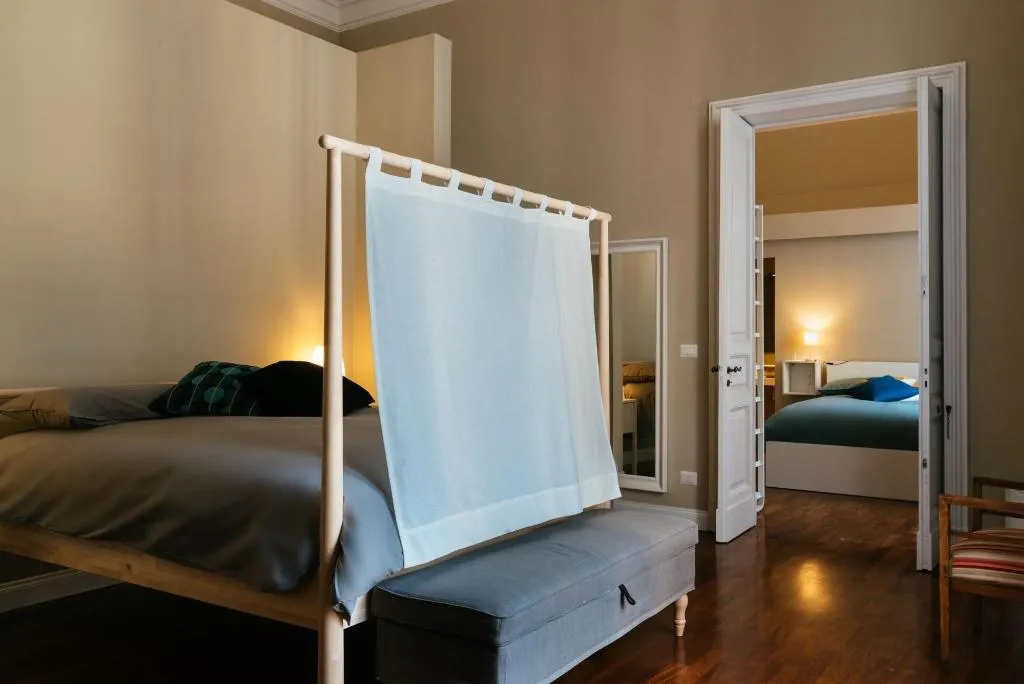 Room, Le 4 Leggende, Catania