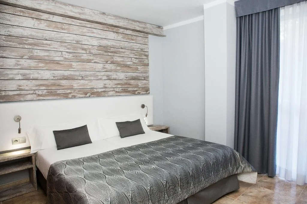 Double or Twin ECONOMY Room, Bahia del Sol, Majorca