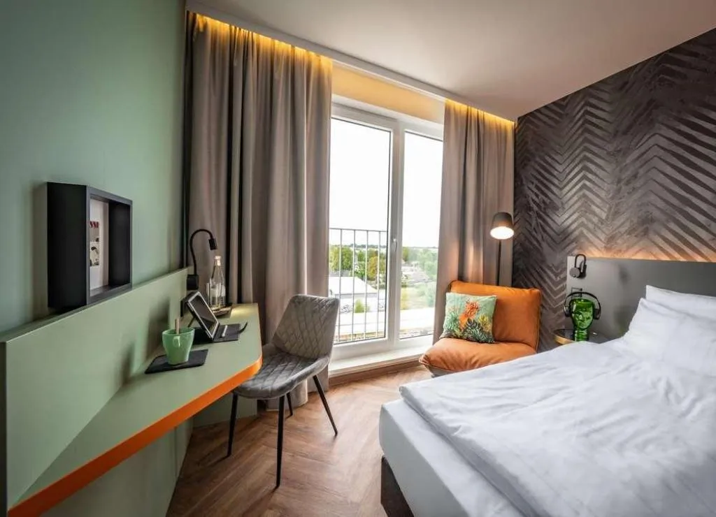 Room, LOGINN Hotel Berlin Airport, Berlin