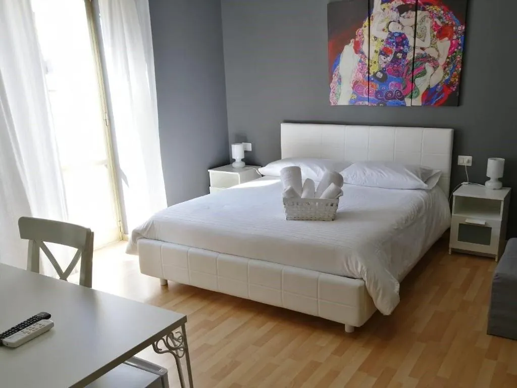 Room, B&B Madonna della Via, Catania