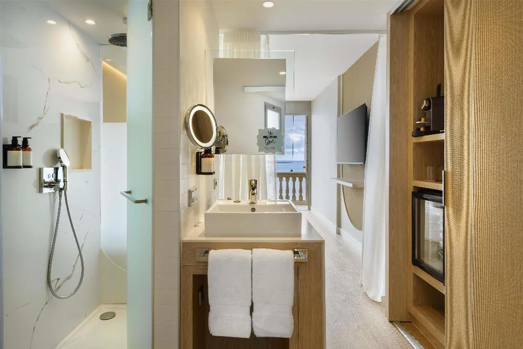 Double or Twin SUPERIOR SEA VIEW Room, Barcelo Illetas Albatros, Majorca