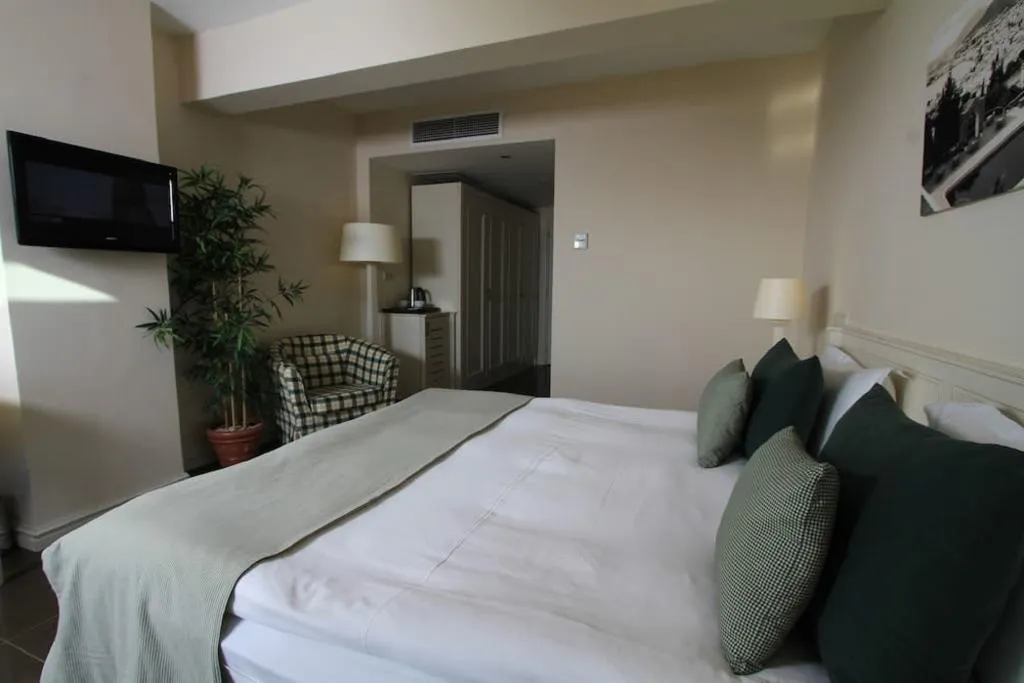 DOUBLE SINGLE USE LAND VIEW Room, Manastir, Bodrum