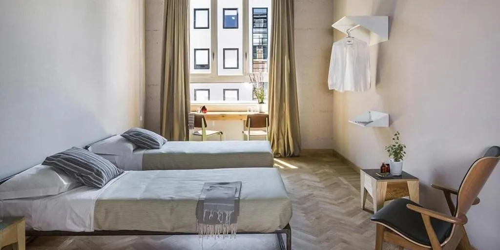 Room, Casa Base, Milan