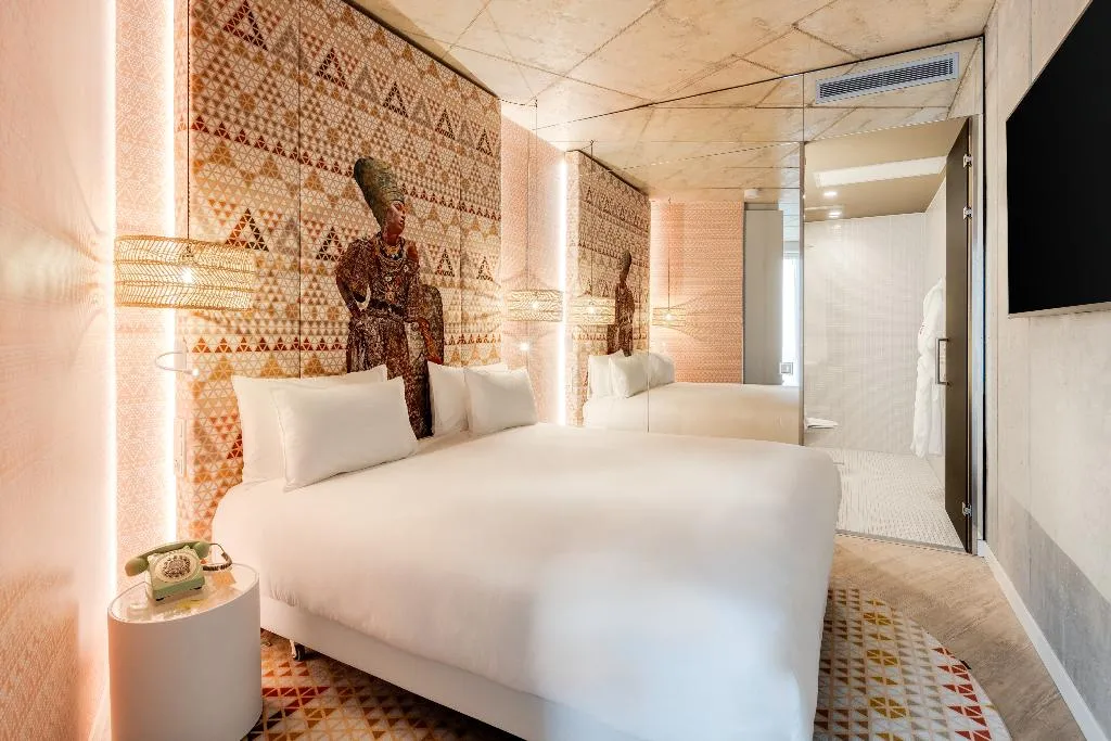 DOUBLE DELUXE Room, nhow Amsterdam RAI, Amsterdam