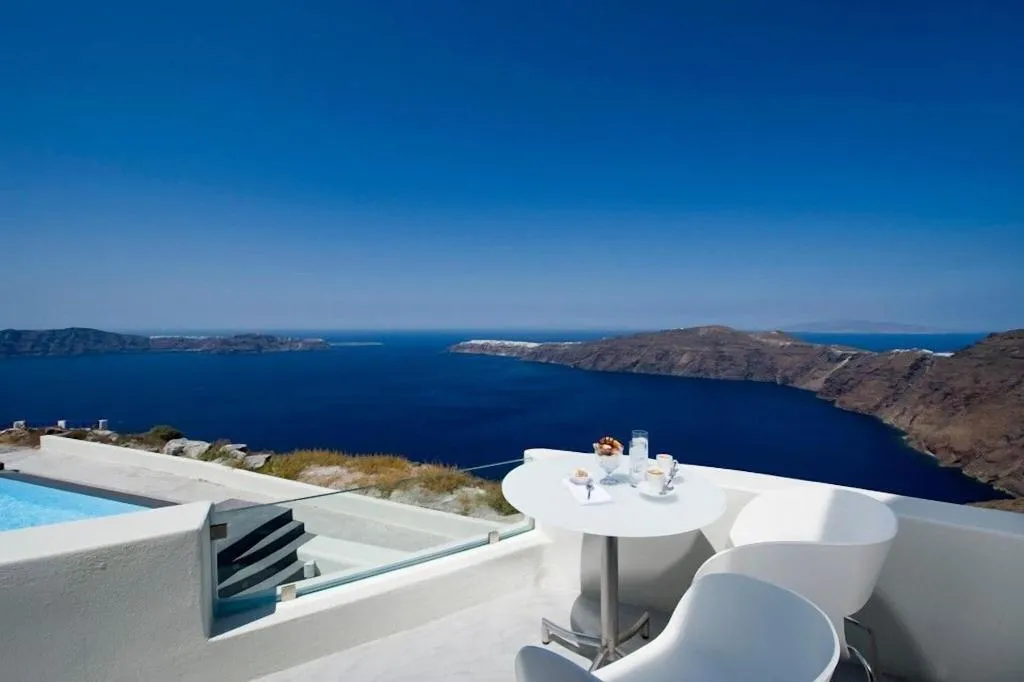 DOUBLE DELUXE ONE BED Room, Avaton Resort & Spa, Santorini