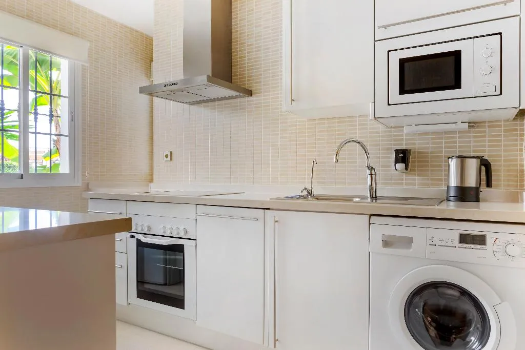 APARTMENT CAPACITY 4 ONE BEDROOM Room, Royal Oasis Club at Pueblo Quinta, Costa Del Sol