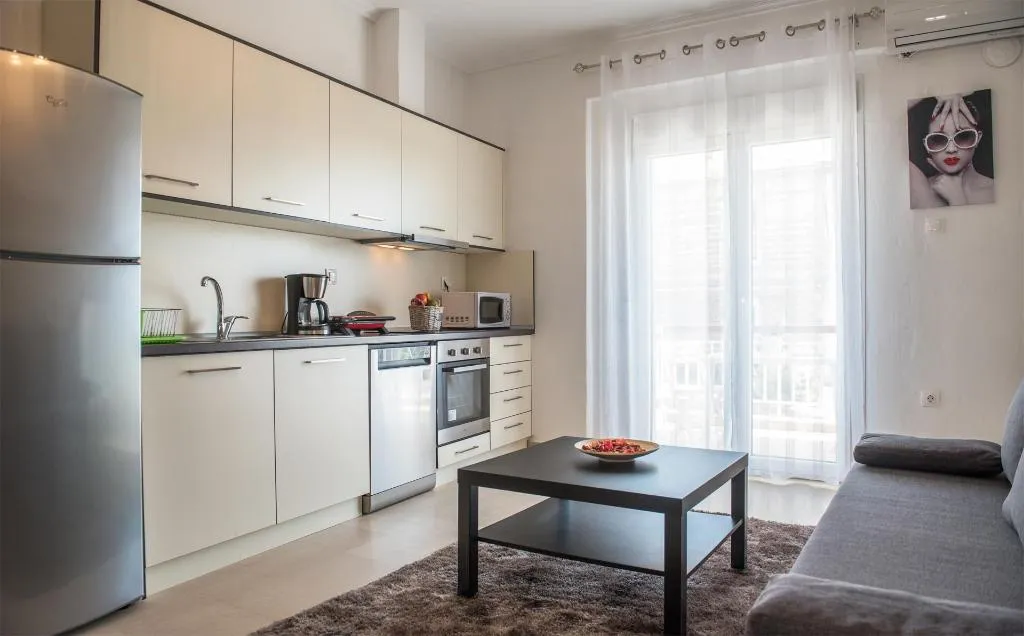 APARTMENT CAPACITY 6 Room, Michalis Apartments, Thessaloniki