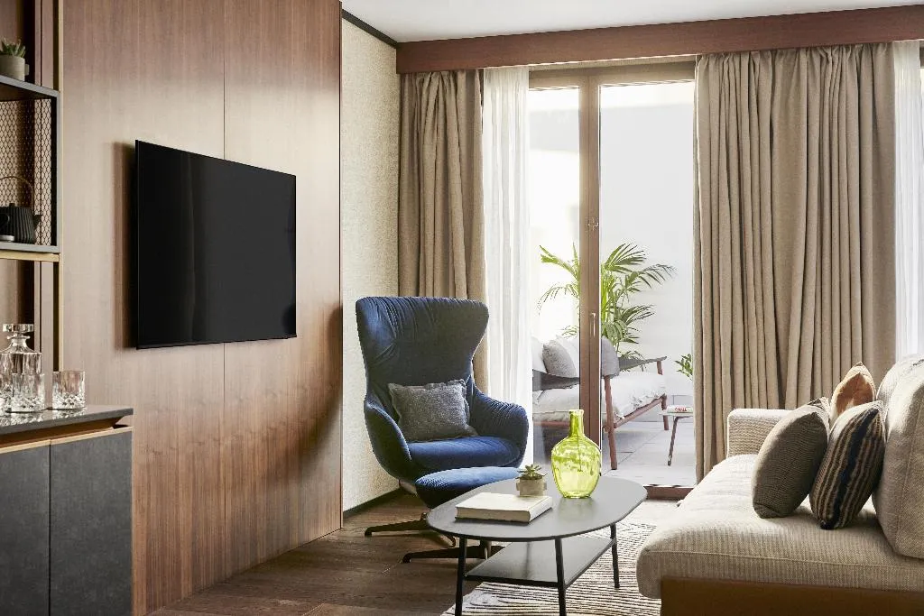 JUNIOR SUITE WITH TERRACE Room, Thompson Madrid, part of Hyatt, Madrid